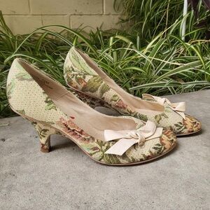 Baci Serena vintage style needlework heels
